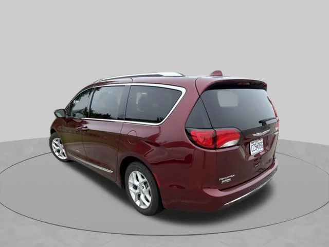 Used 2017 Red Chrysler Touring L Plus image 4