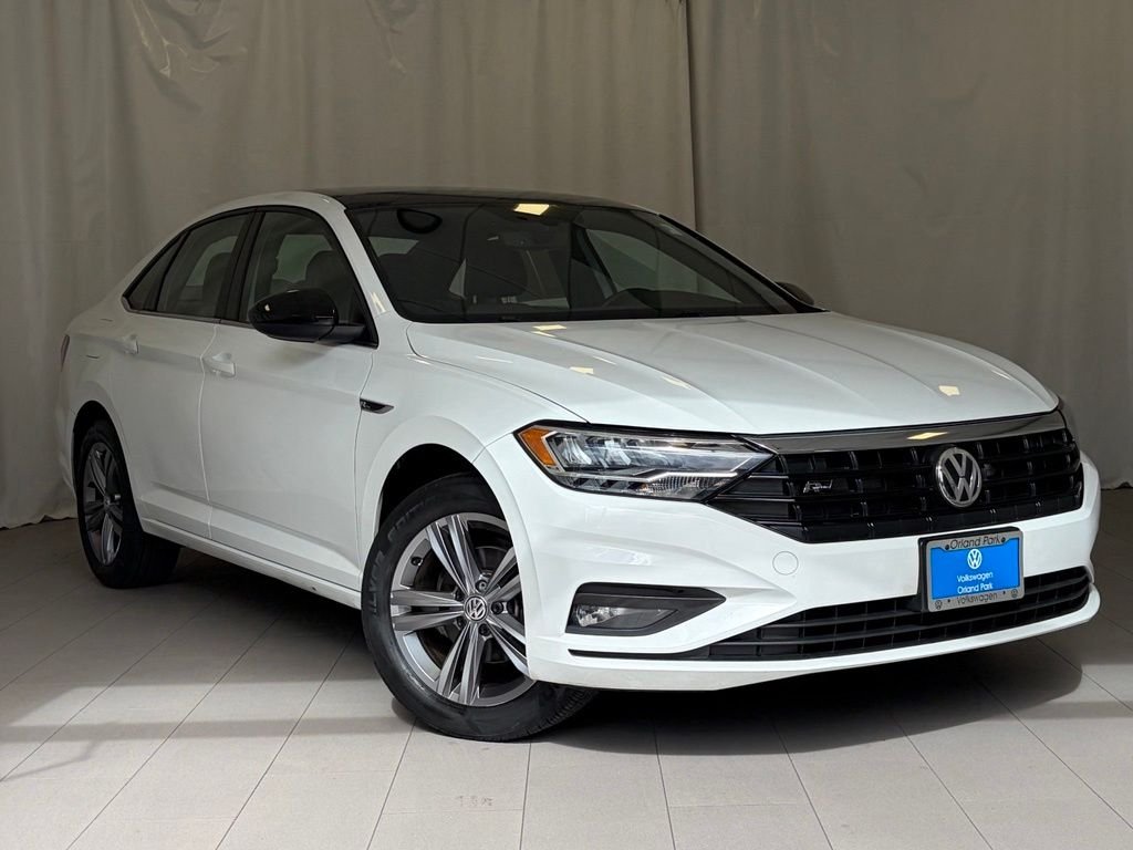 Used 2019 Pure White Volkswagen R-Line image 4