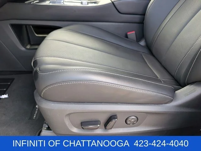 Certified Used 2026 White INFINITI LUXE image 23