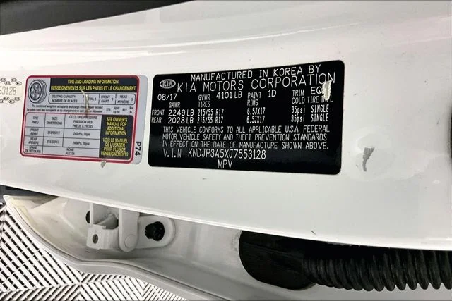 Used 2018 White Kia Plus image 17