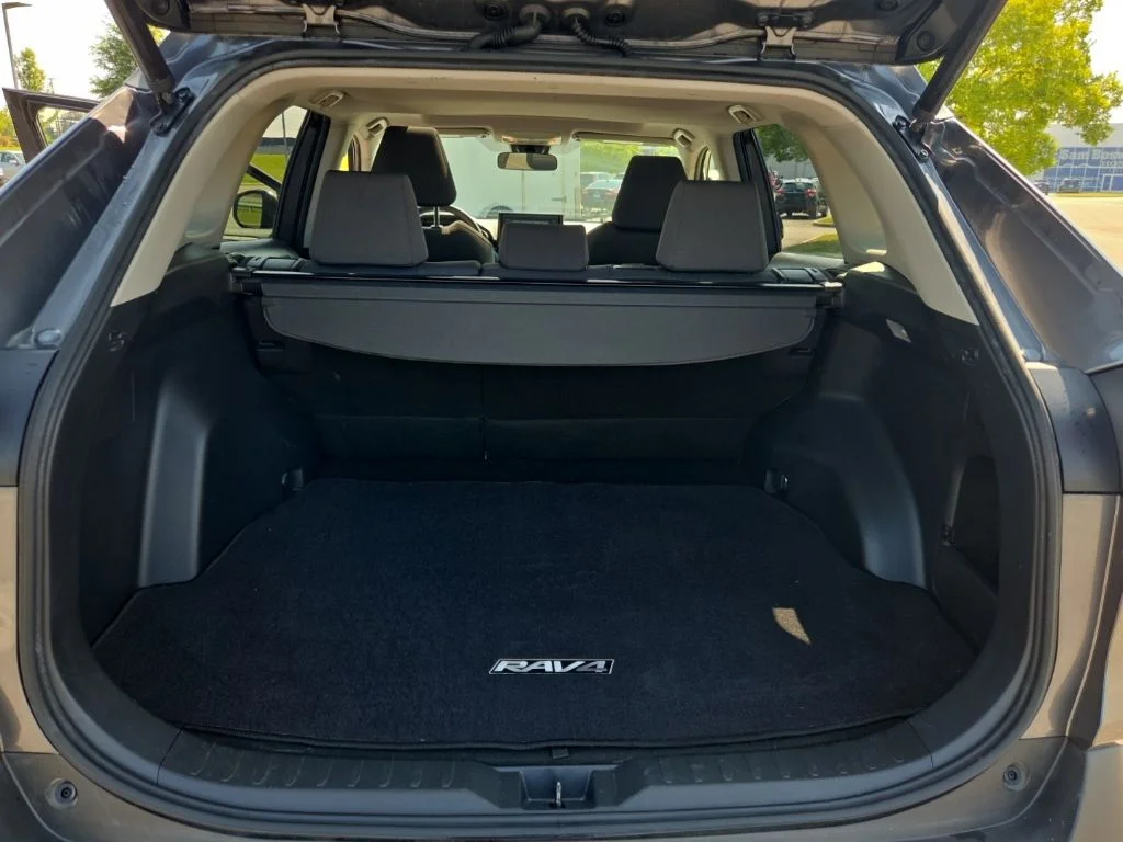 Used 2019 Gray Toyota XLE image 25
