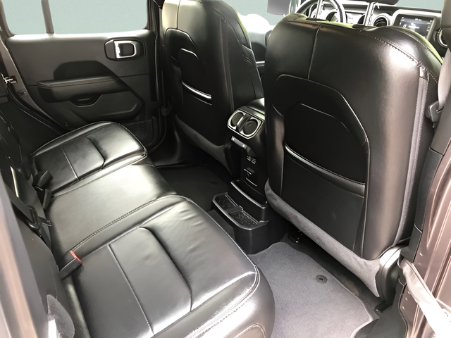 Used 2020 Gray Jeep Unlimited Sahara image 13