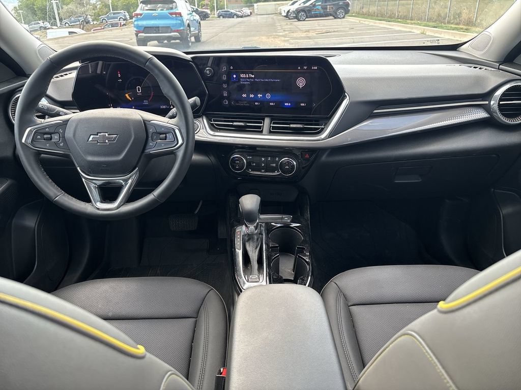 New 2026 Summit White Chevrolet ACTIV image 21