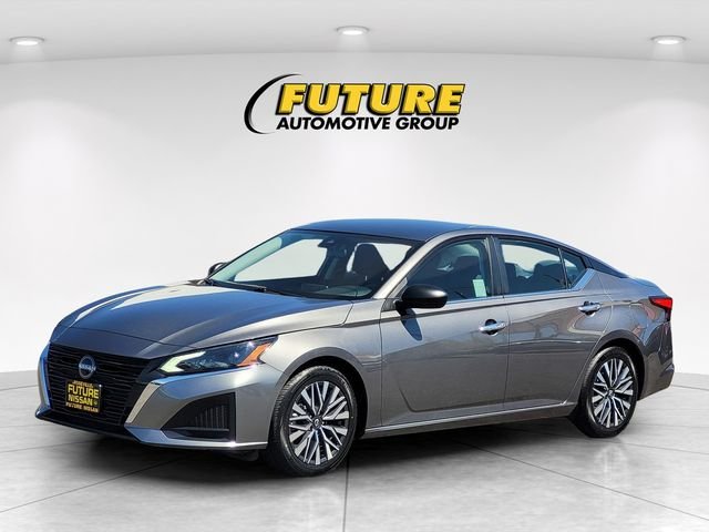Used 2025 Gray Nissan 2.5 SV image 5