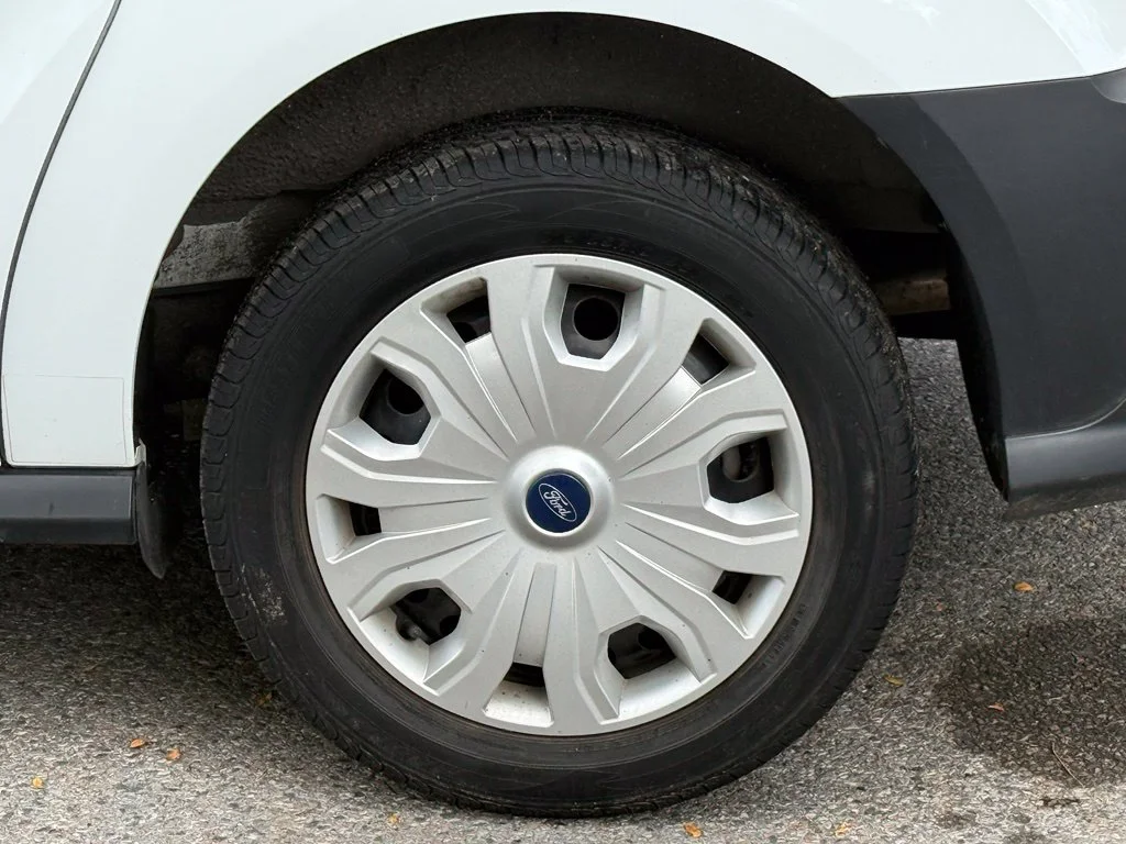 Used 2022 Frozen White Ford XL image 7
