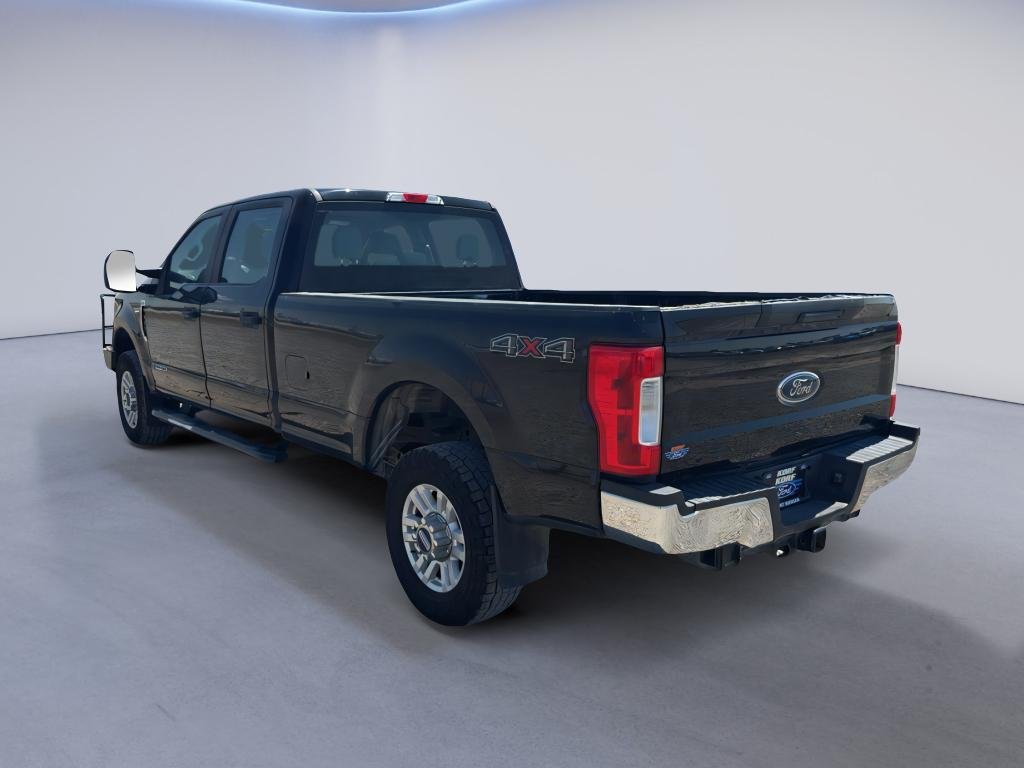 Used 2017 Shadow Black Ford XL image 3