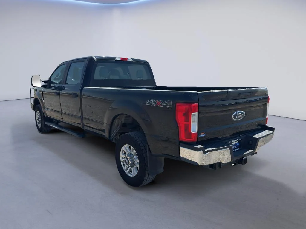 Used 2017 Shadow Black Ford XL image 3
