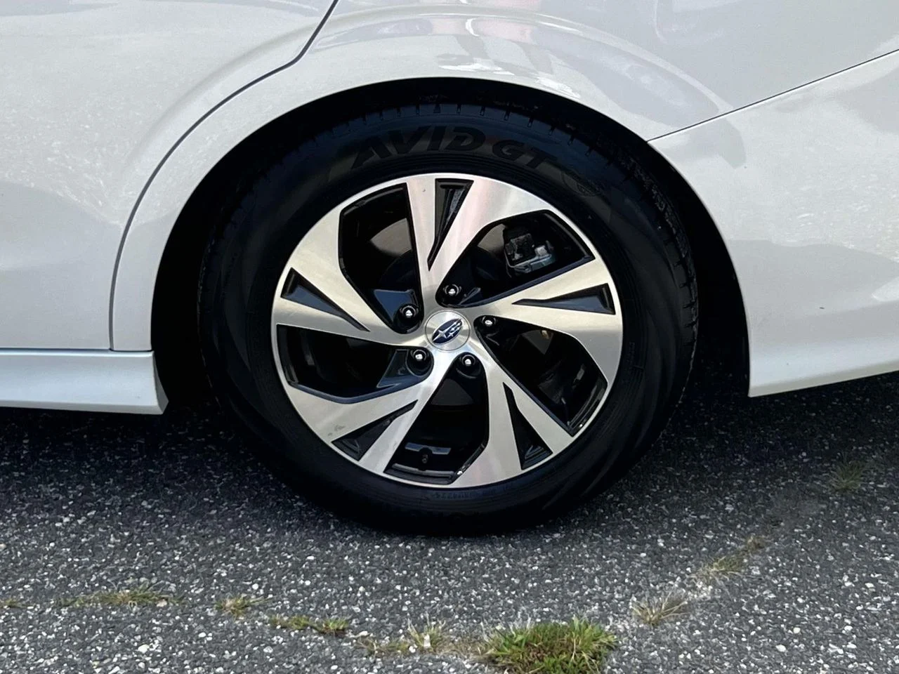 Used 2025 Crystal White Pearl Subaru Premium image 14