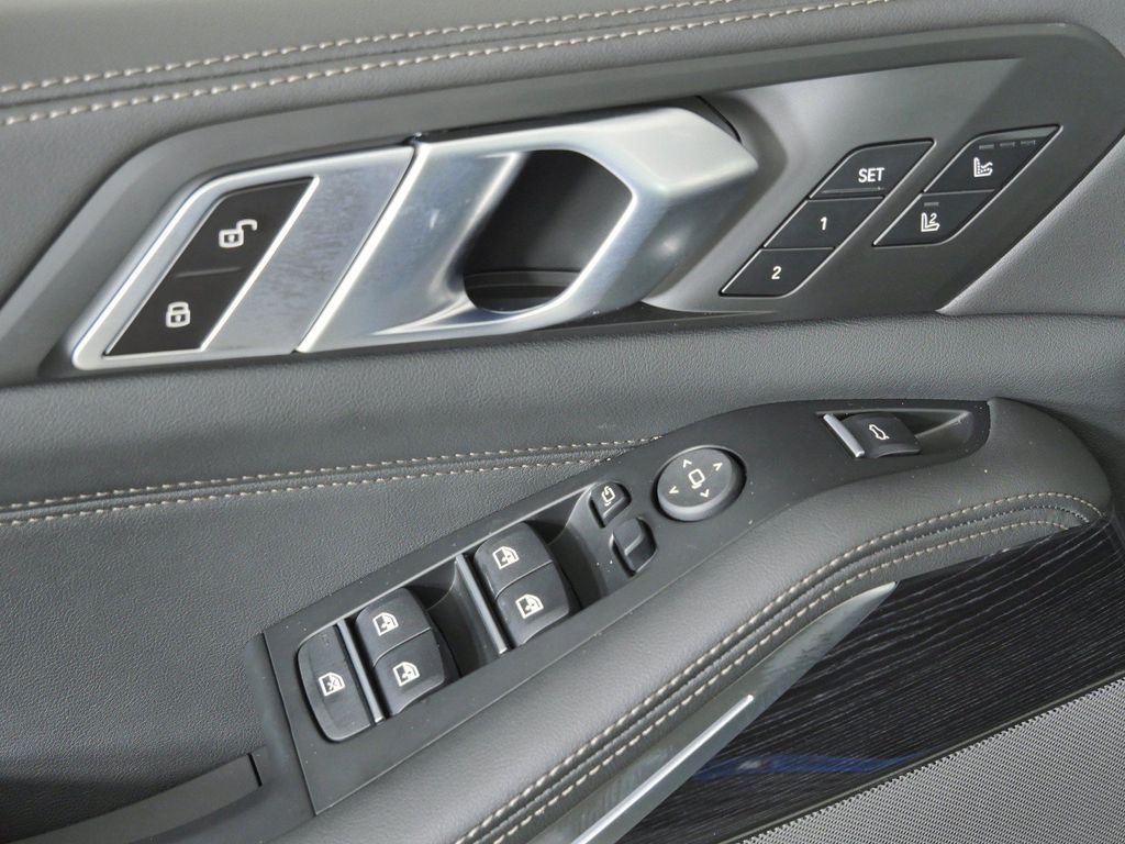 New 2026 Dravit Grey Metallic BMW xDrive40i image 37