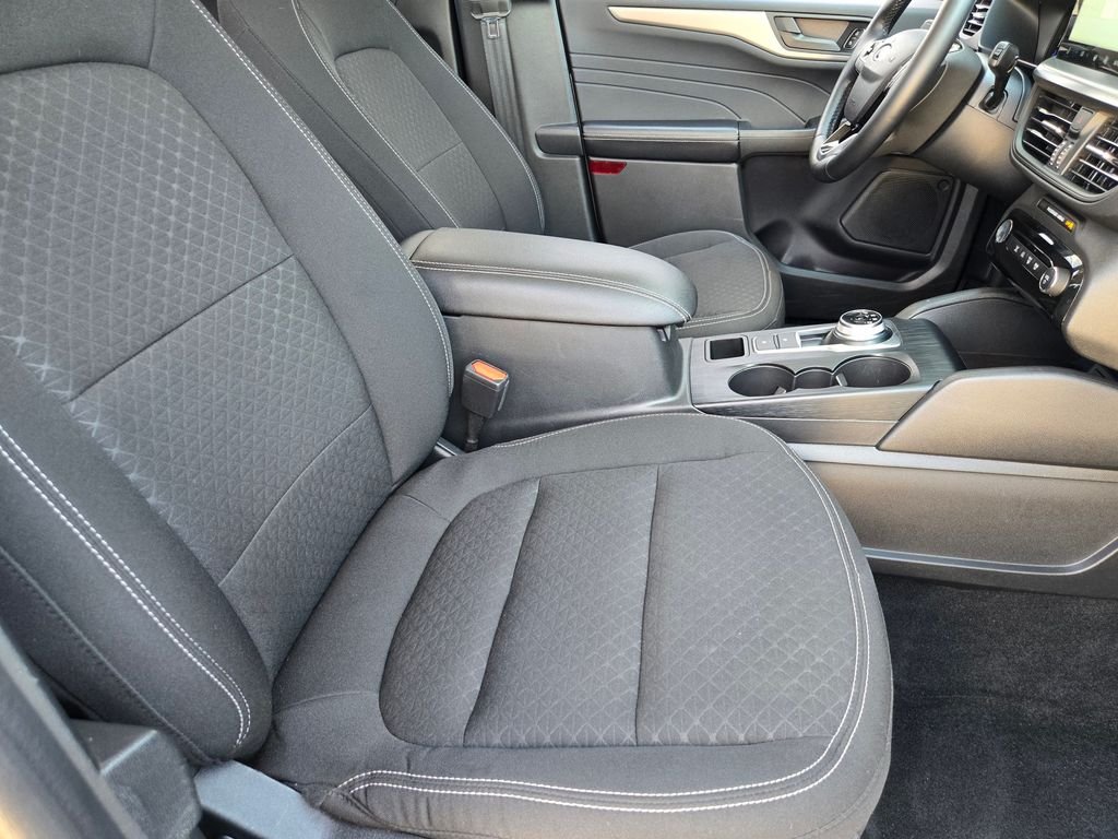Used 2024 Silver Ford Active image 9