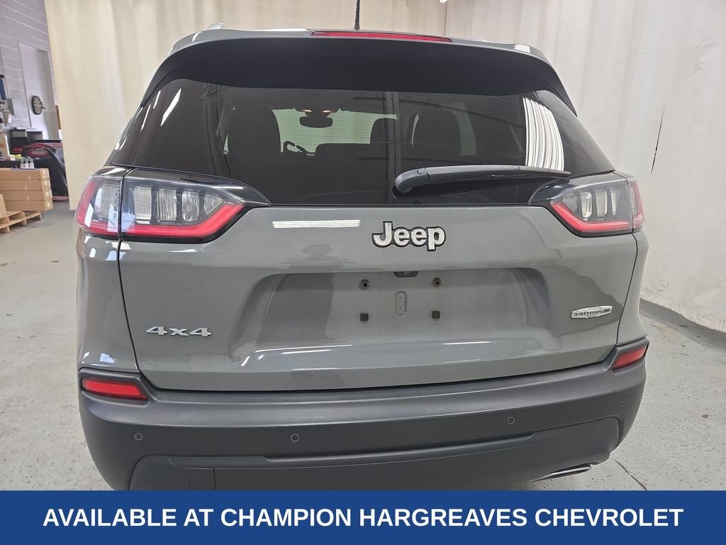 Used 2021 Gray Clearcoat Jeep Latitude Lux image 40