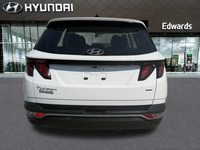 Used 2024 White Hyundai SE image 4