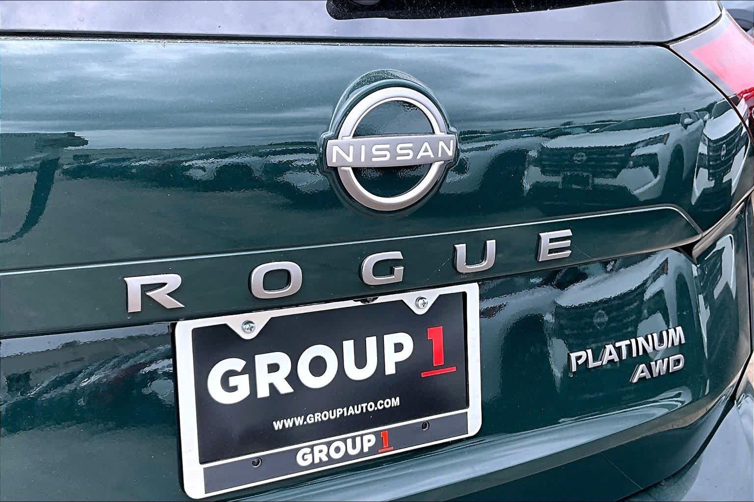 New 2026 Obsidian Green Nissan Platinum image 8