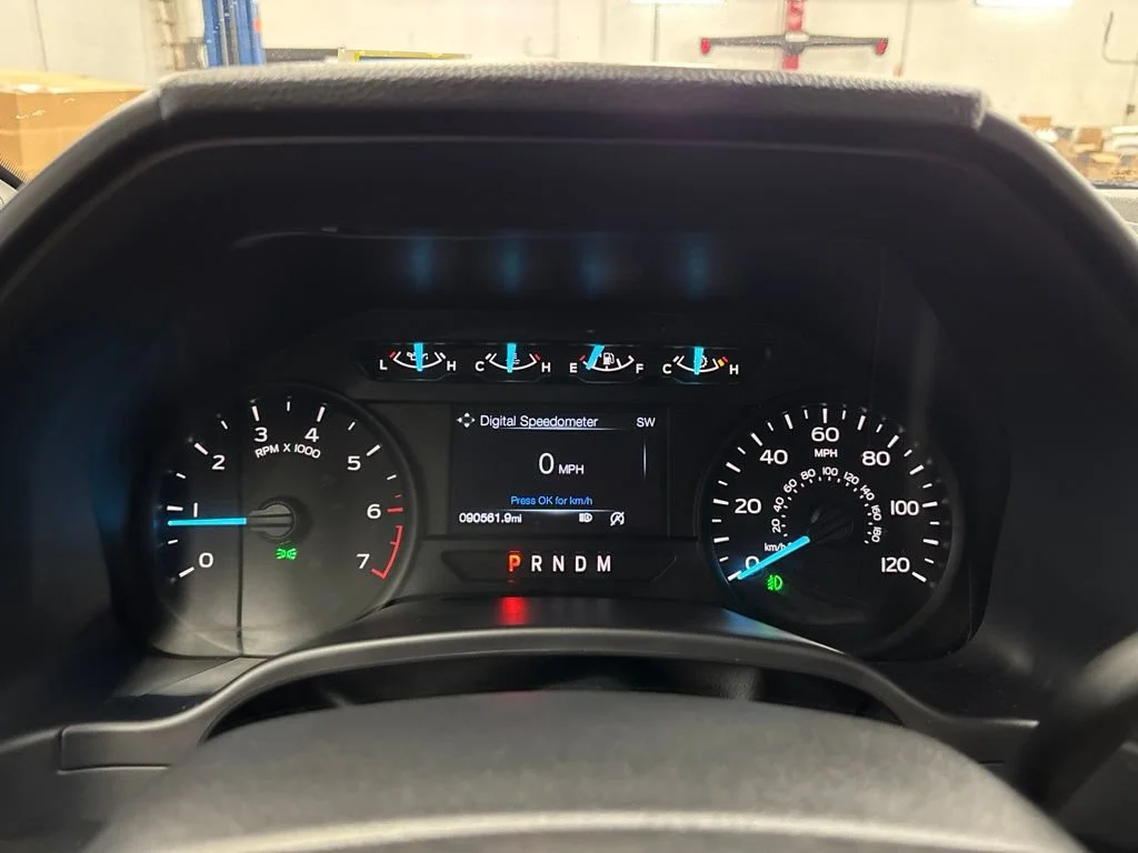 Used 2020 White Ford XL image 27