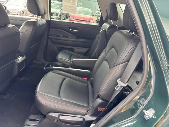 Used 2023 Obsidian Green Pearl/Super Black Nissan SL image 12