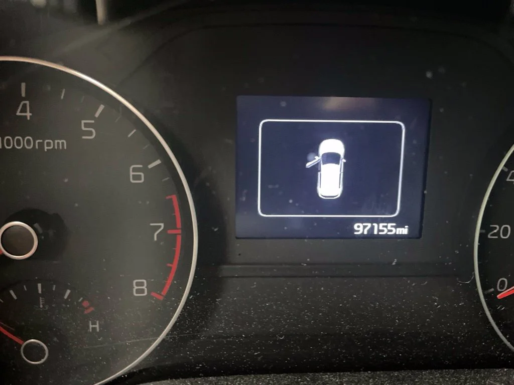 Used 2018 Red Kia EX image 7