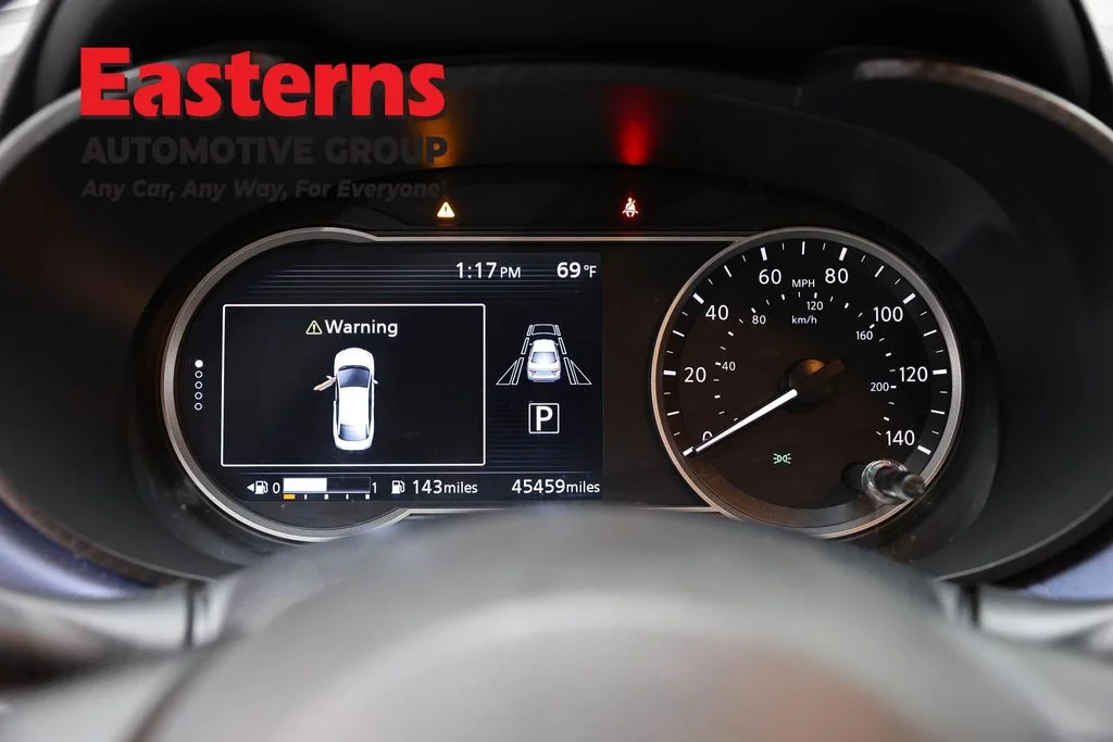Used 2023 White Nissan 1.6 SV image 18