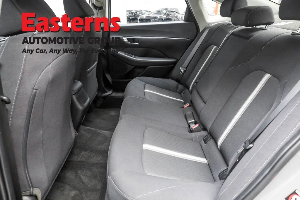 Used 2023 Gray Hyundai SEL image 21