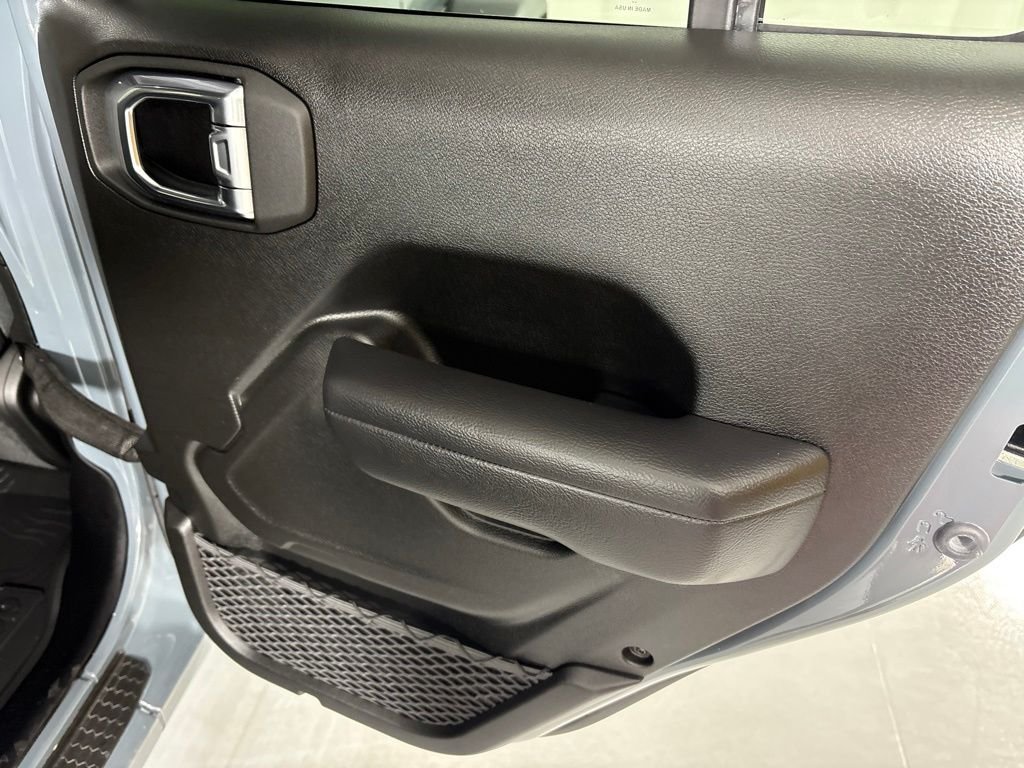 Used 2025 Gray Jeep Sport S image 18