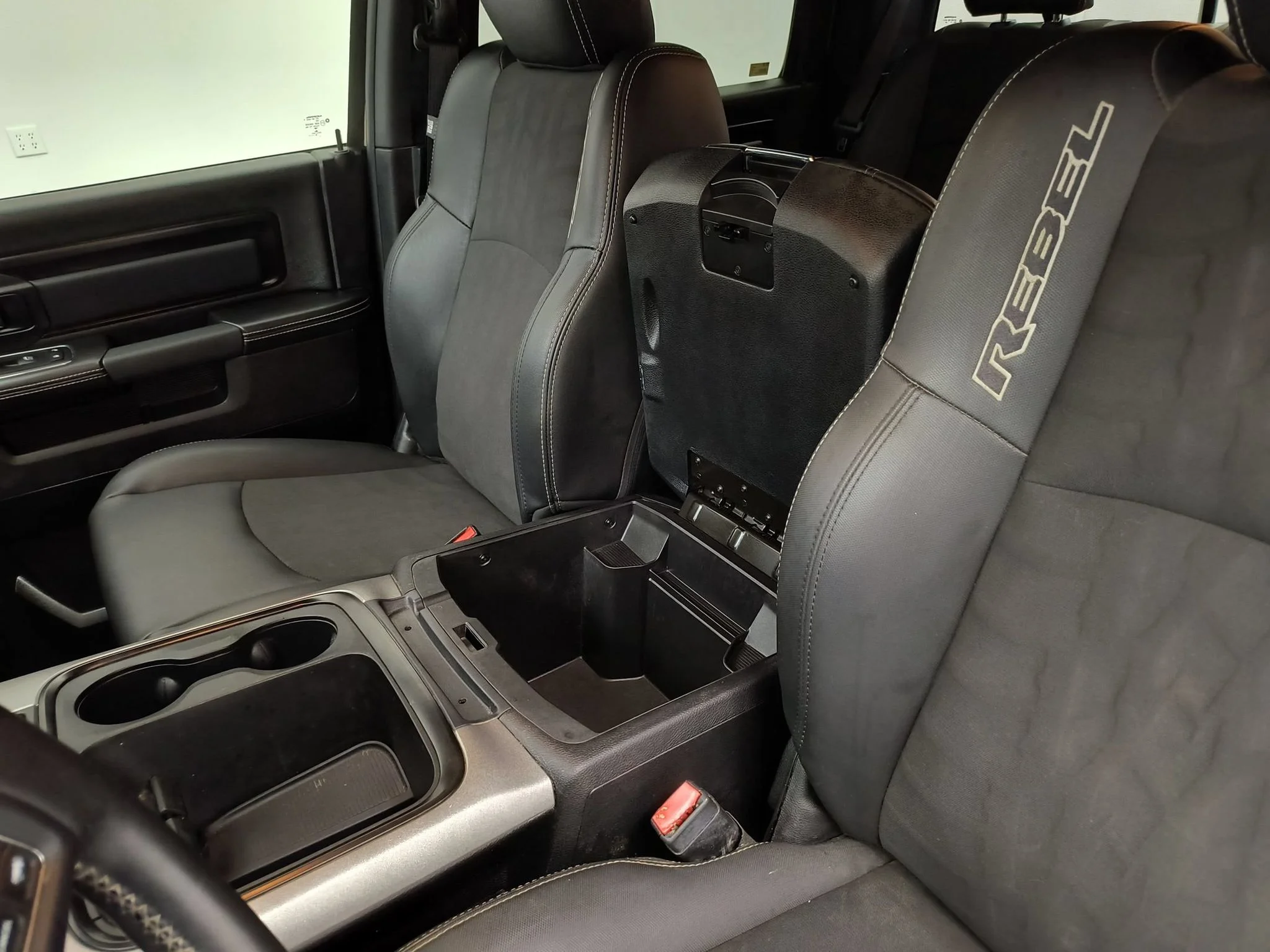 Used 2017 Mojave Sand Clearcoat Ram Rebel Crew Cab 4x4 57 Box image 28
