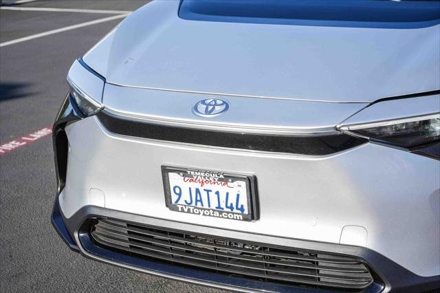Certified Used 2023 ELEMENTAL SILVER Toyota  image 6