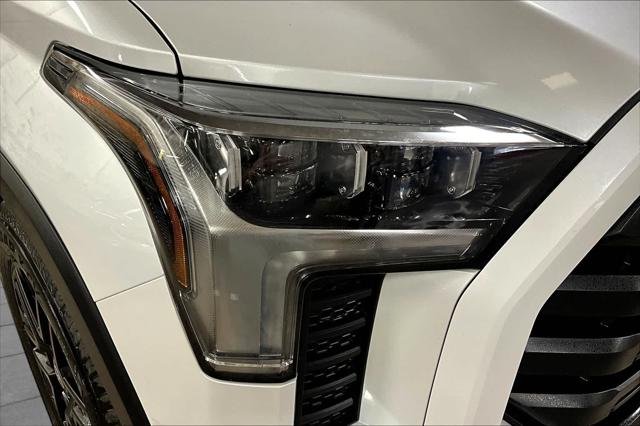 Certified Used 2026 WIND CHILL PEARL Toyota  image 25