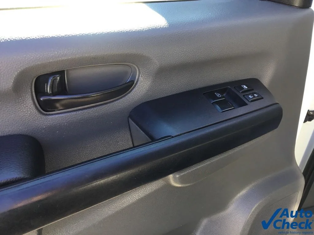 2015 Nissan NV Passenger SV - Photo 19