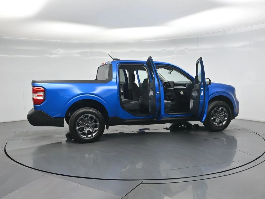 Certified Used 2026 Blue Ford XLT image 4