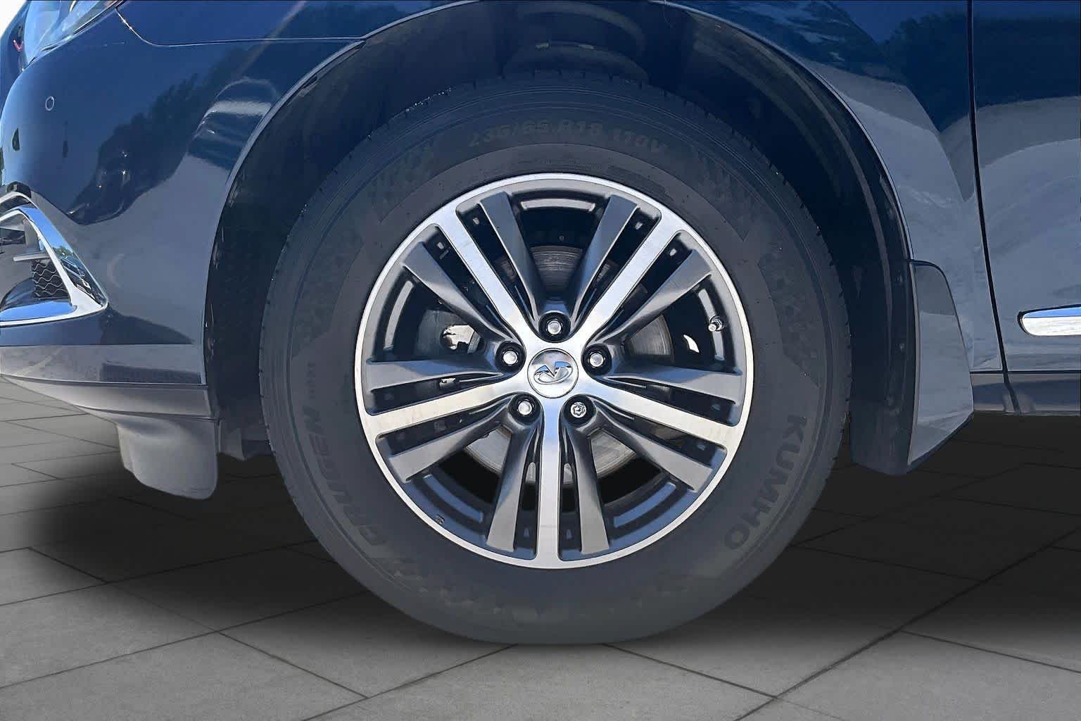 Used 2017 Hermosa Blue INFINITI  image 10