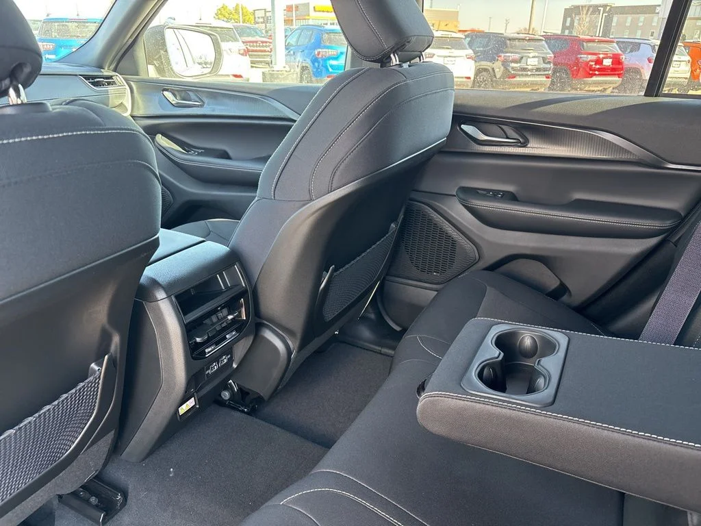 New 2026 Silver Zynith Jeep Laredo X image 26