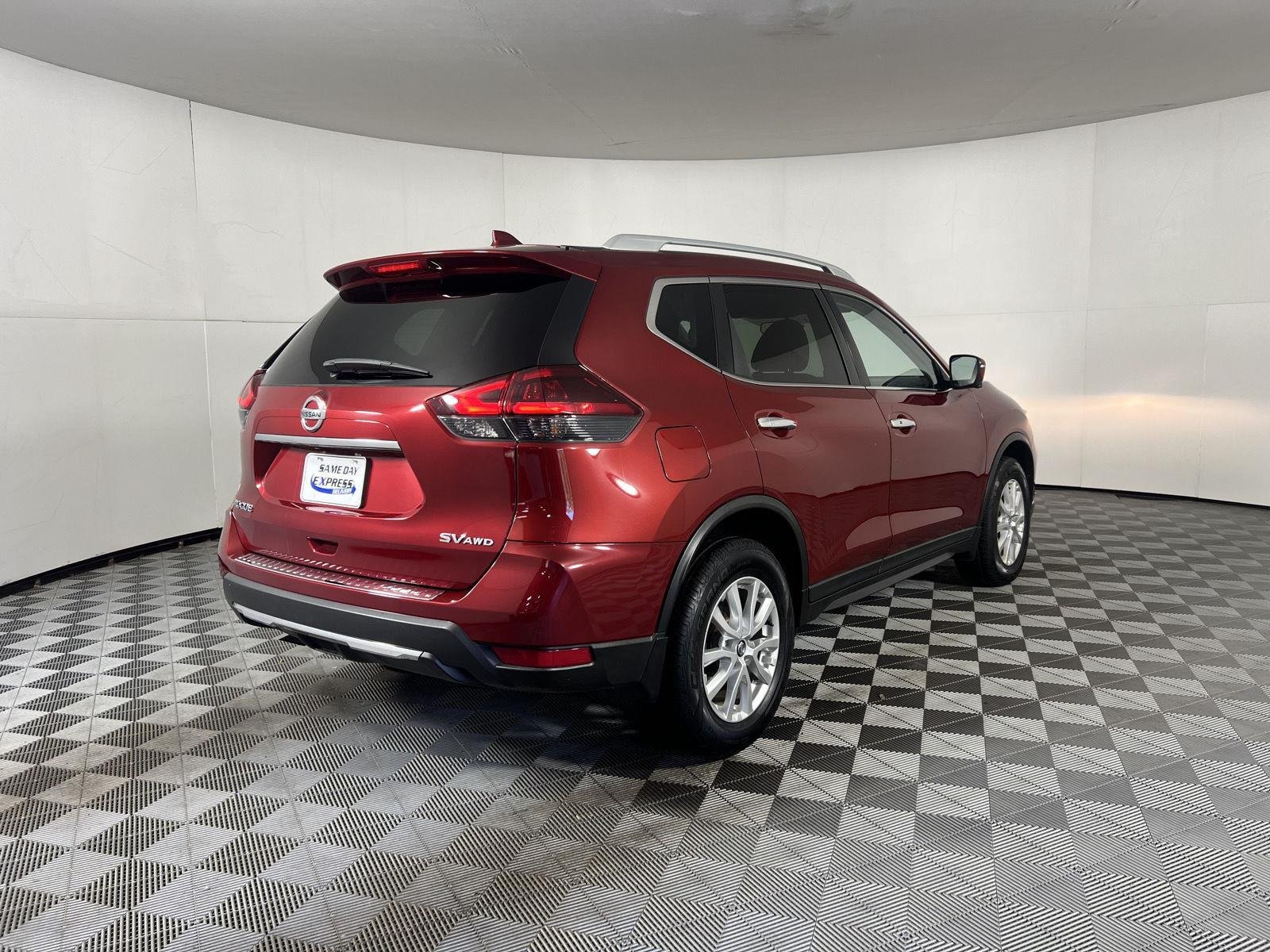 Used 2018 Scarlet Ember Nissan SV image 20