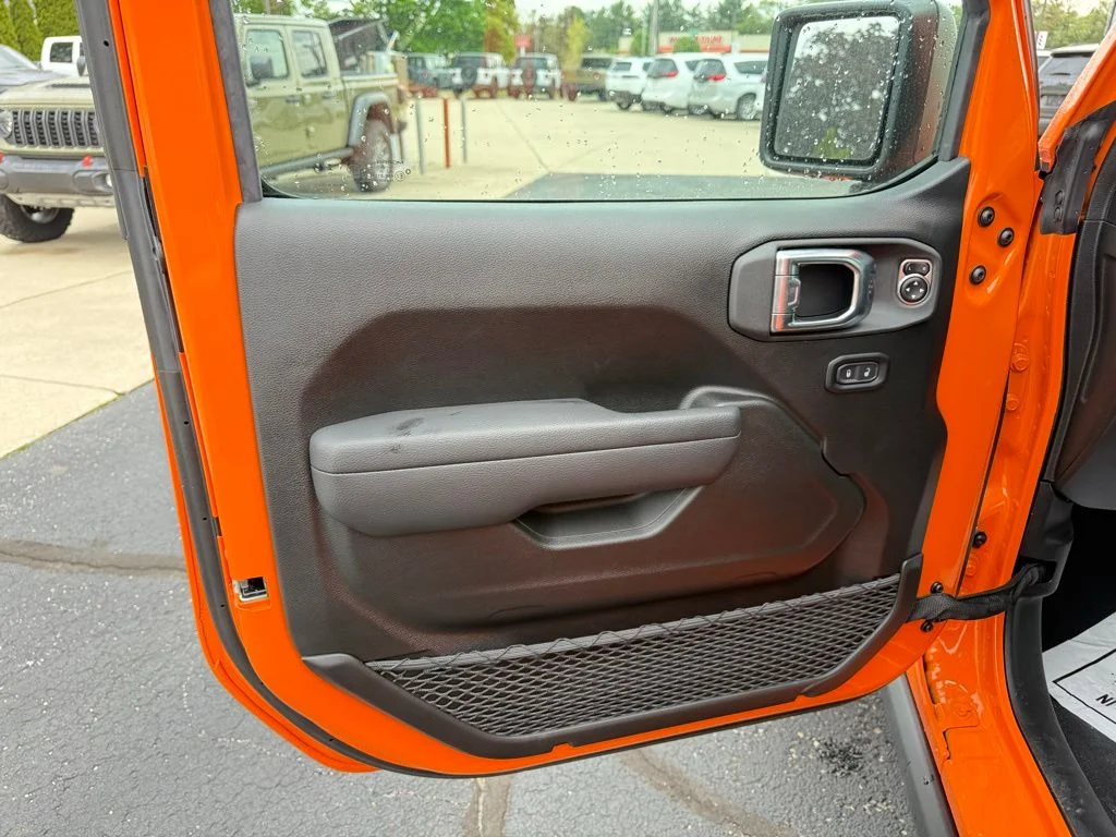 2025 Jeep Gladiator Willys - Photo 14