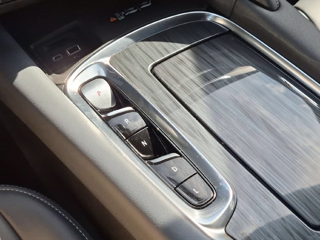 Used 2024 Black Buick Essence image 19
