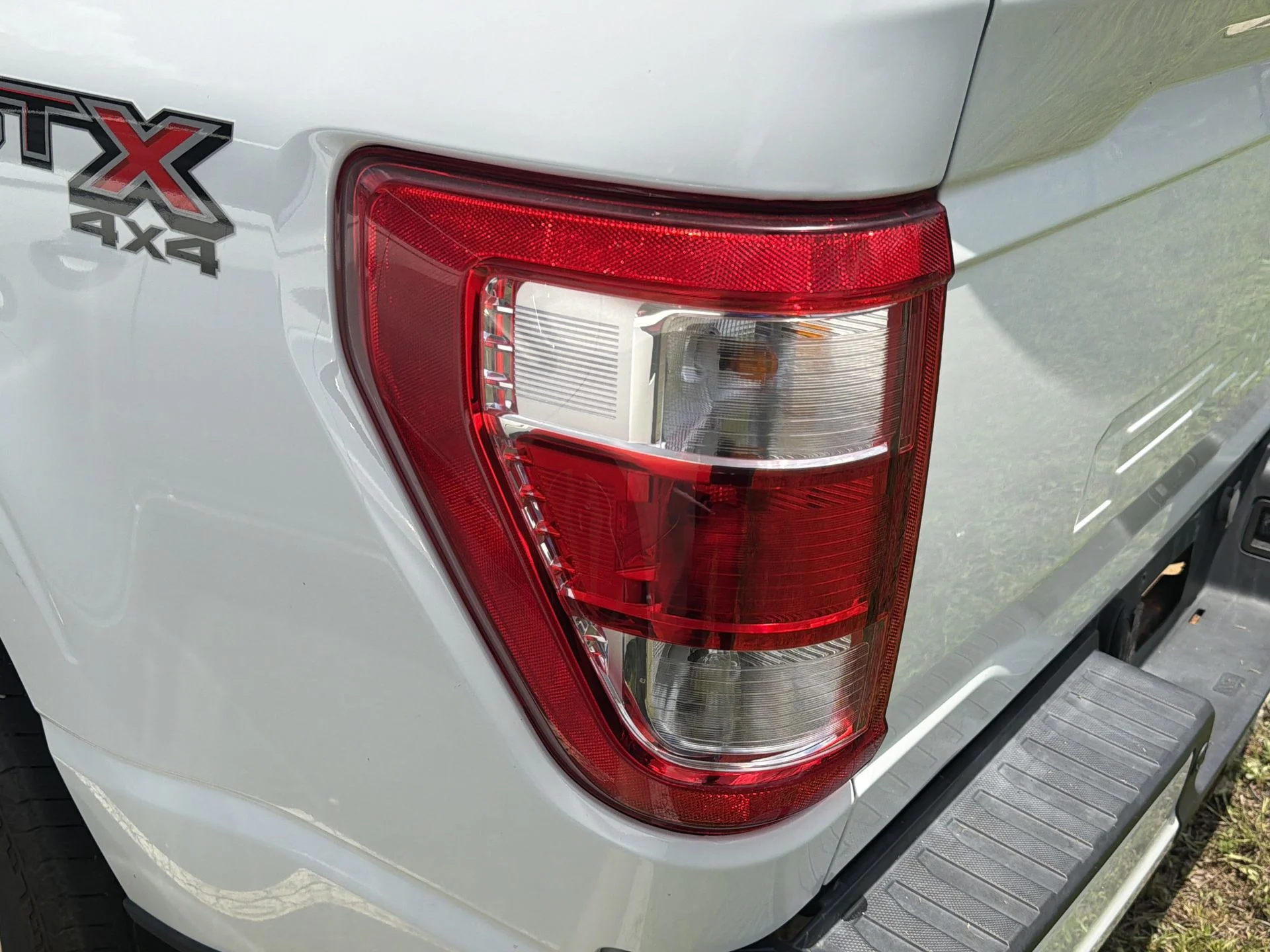Used 2023 Oxford White Ford XL image 10