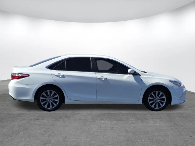 Used 2016 Toyota Camry XLE with VIN 4T1BF1FK2GU561840 for sale in Brandon, MS