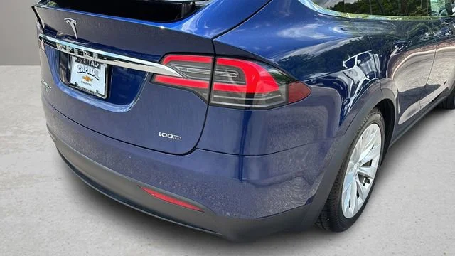 Used 2017 Blue Tesla 90D image 37