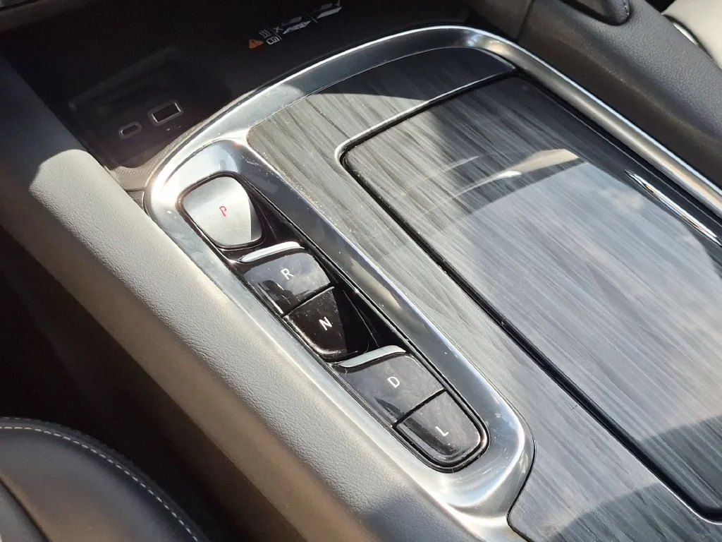 Used 2024 Black Buick Essence image 19