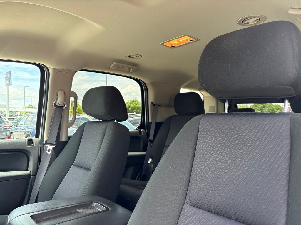 Used 2013 White Chevrolet LS image 4