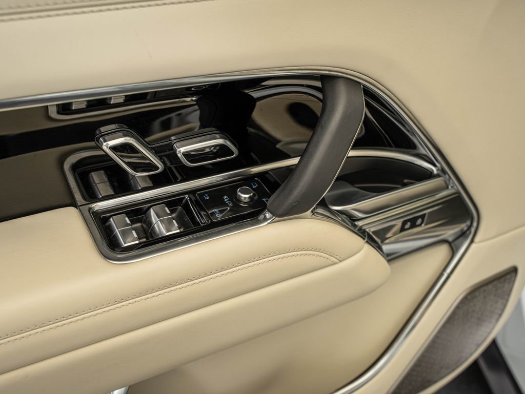 Used 2025 Fuji White Land Rover Autobiography image 17