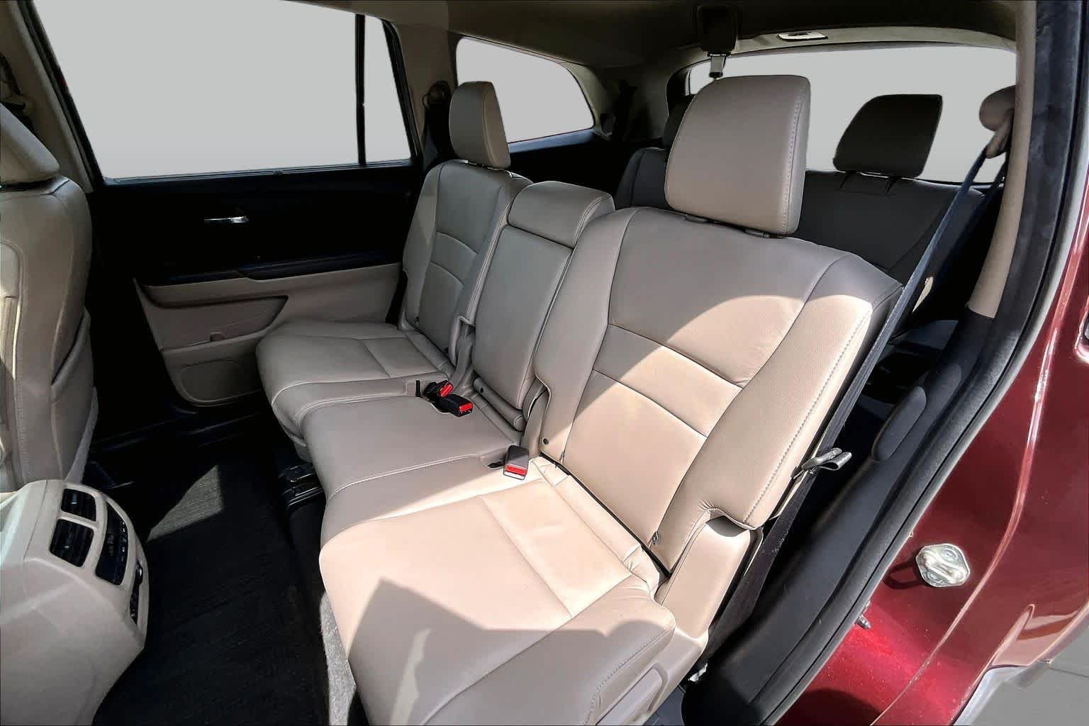 Used 2018 Deep Scarlet Pearl Honda Touring image 18