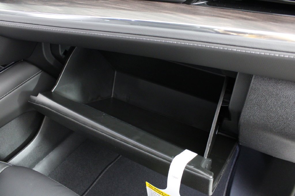 2027 Chevrolet Suburban LT - Photo 20