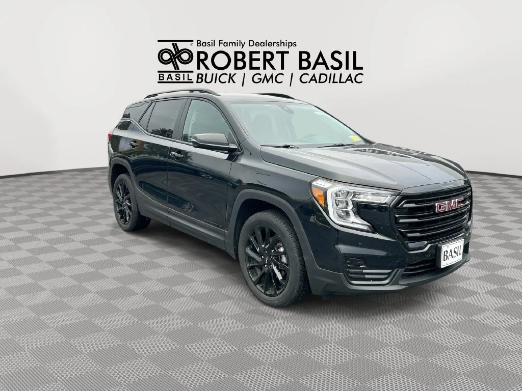Used 2024 Ebony Twilight Metallic GMC SLE image 2
