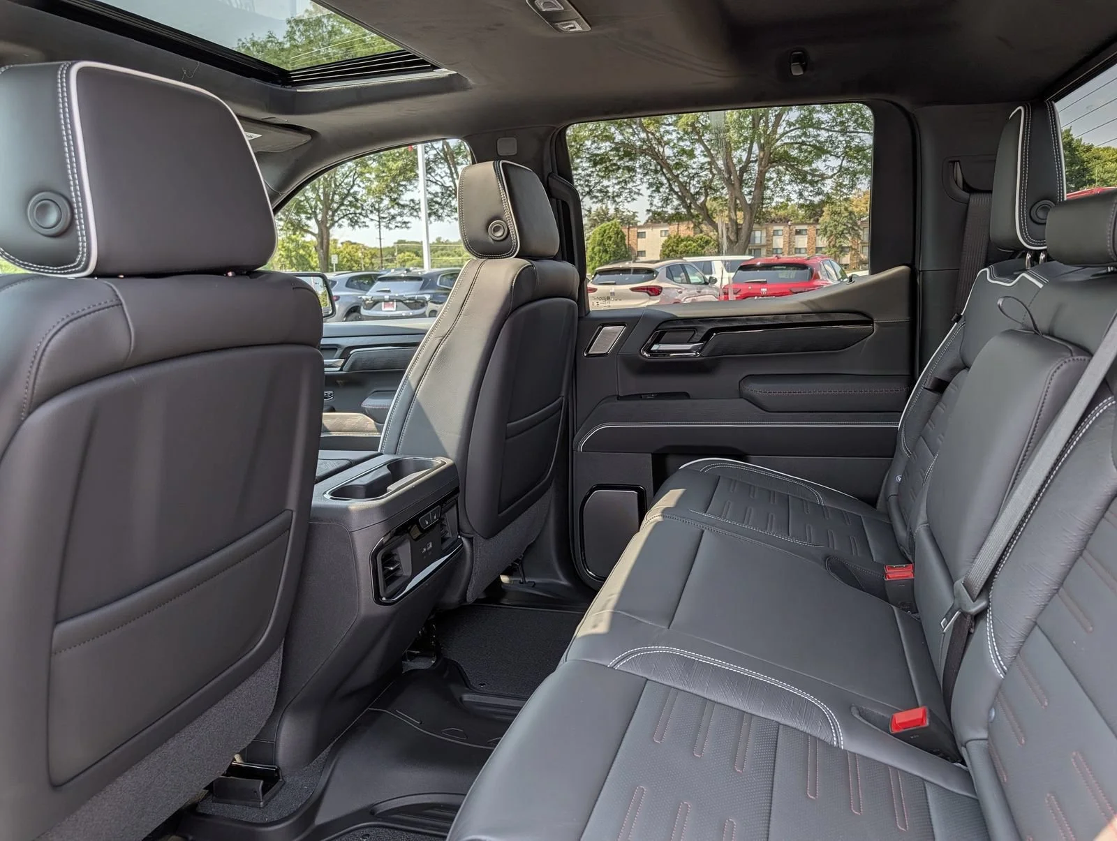 New 2026 Sterling Metallic GMC AT4X image 5