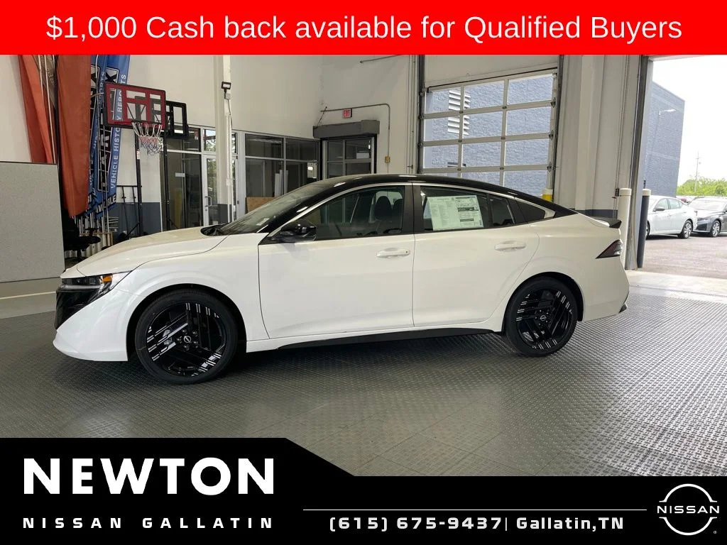 New 2026 Aspen White TriCoat / Super Black Two-tone Nissan SR image 6