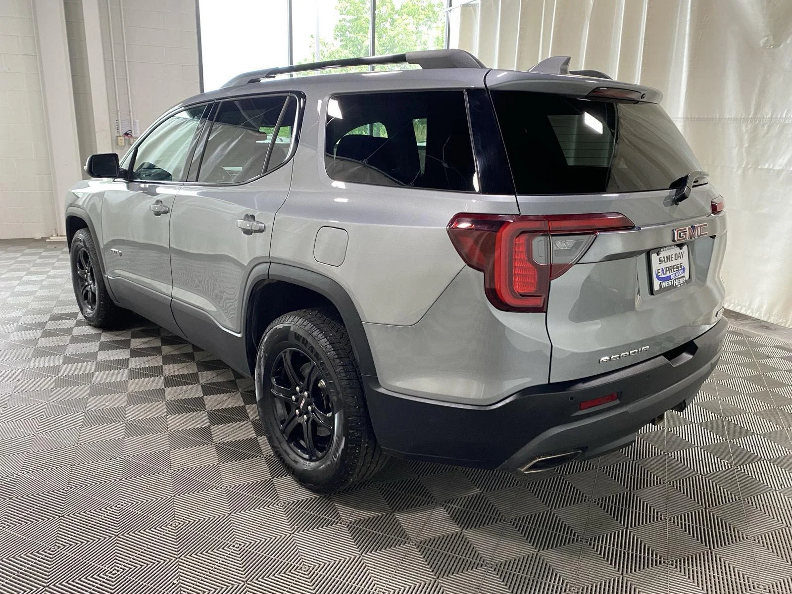 Used 2023 Sterling Metallic GMC AT4 image 7