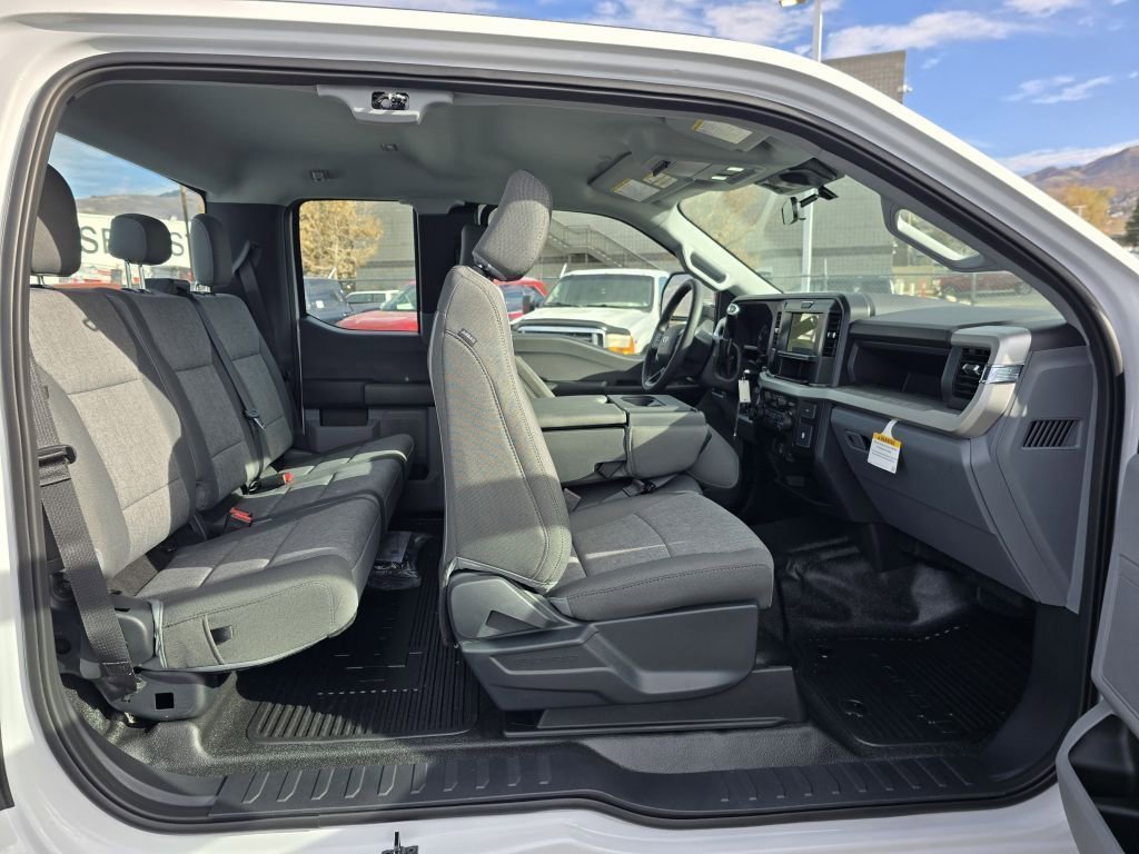New 2026 Oxford White Ford XL image 31
