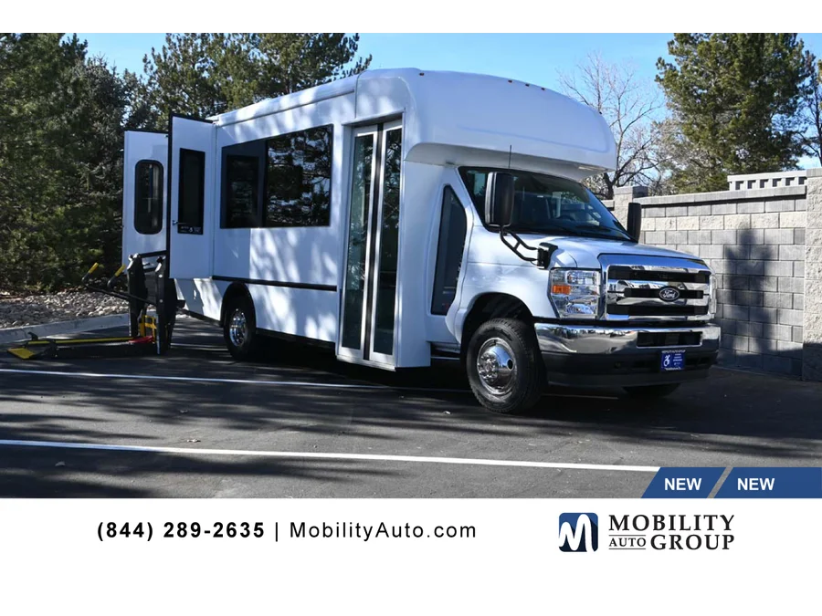 2026 Ford E-Series DRW E-450 Super Duty 158 in WB's photo