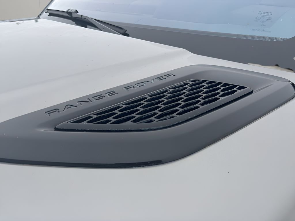 Used 2017 Silicon Silver Metallic Land Rover Autobiography image 37