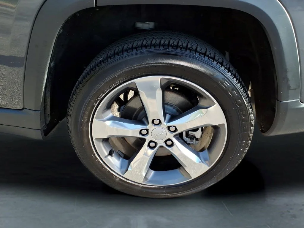 Used 2021 Gray Jeep Limited image 13