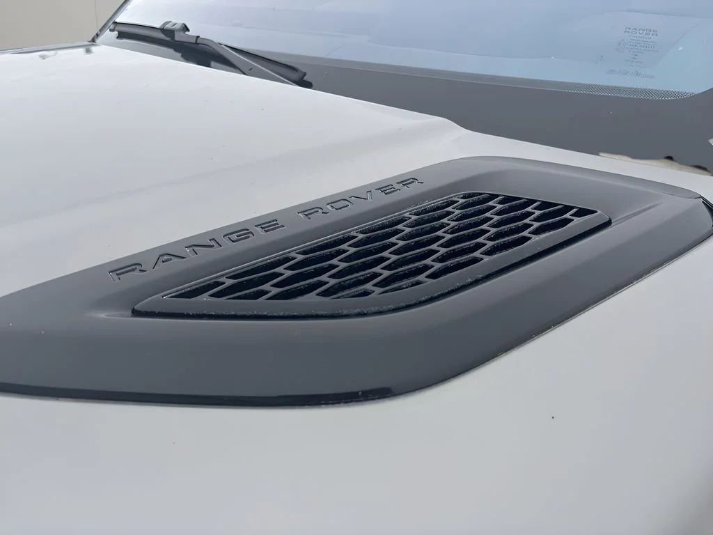Used 2017 Silicon Silver Metallic Land Rover Autobiography image 37